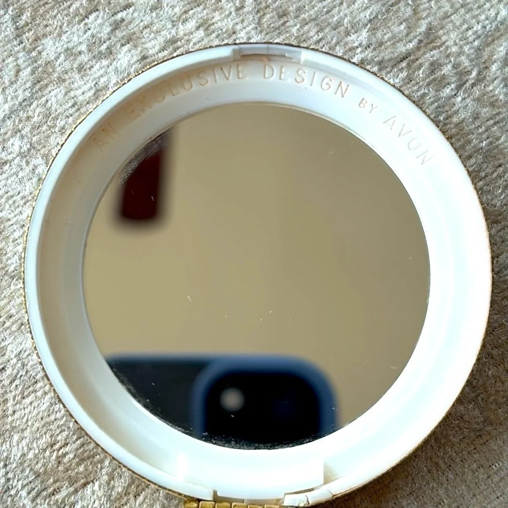 Vintage 60s Avon Cameo Refillable Mirror Compact Pressed Powder White Pink